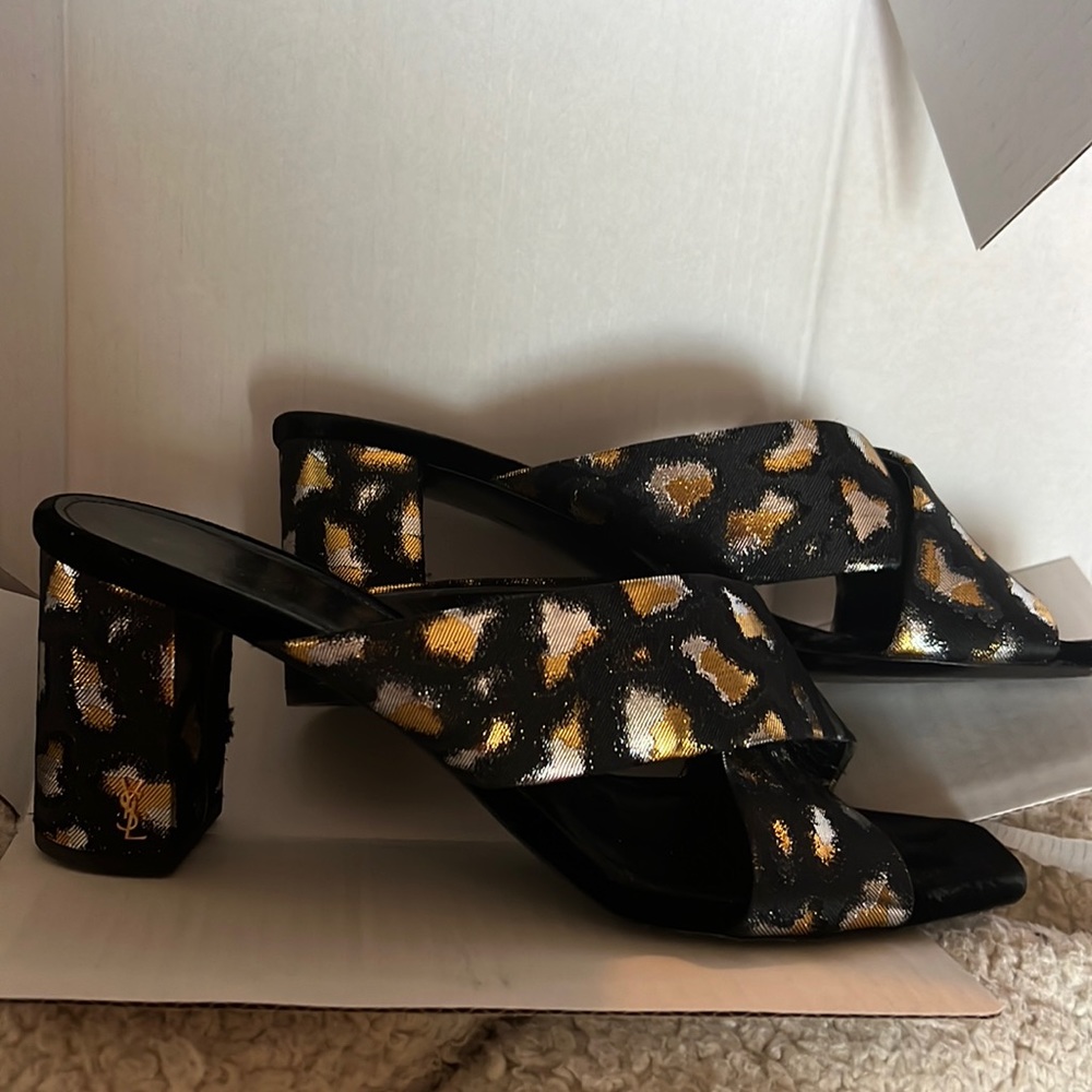 Saint Laurent LouLou sandals as 42